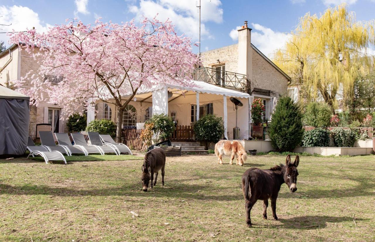 L'Ame Des Hospitaliers Bed & Breakfast Courteuil Bagian luar foto