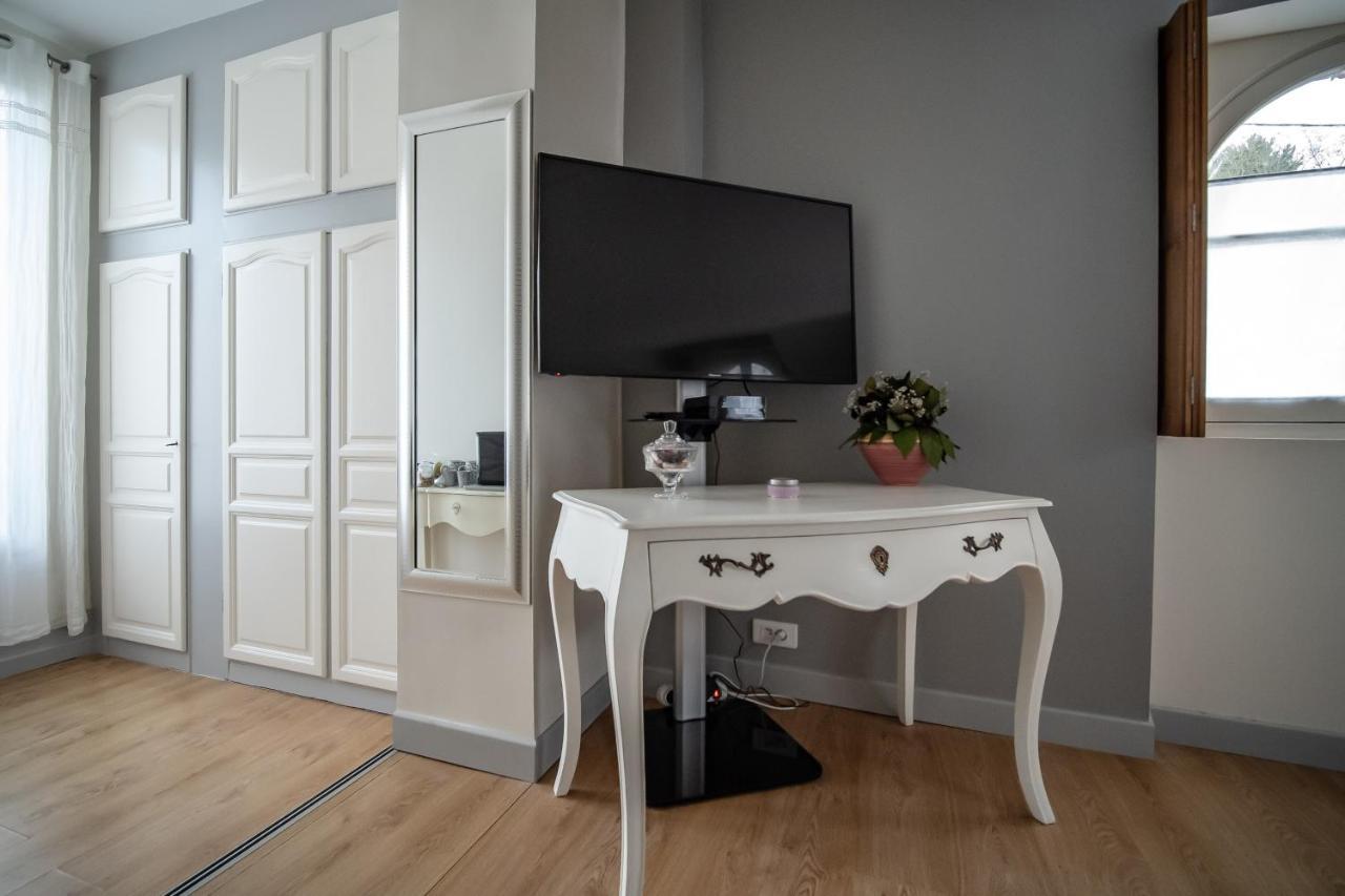 L'Ame Des Hospitaliers Bed & Breakfast Courteuil Bagian luar foto