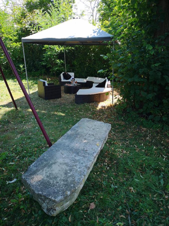 L'Ame Des Hospitaliers Bed & Breakfast Courteuil Bagian luar foto